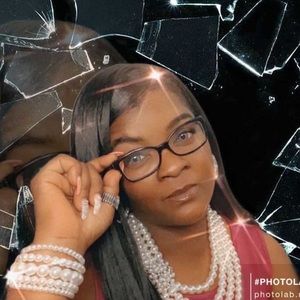 Meet your Posher, Meshelle